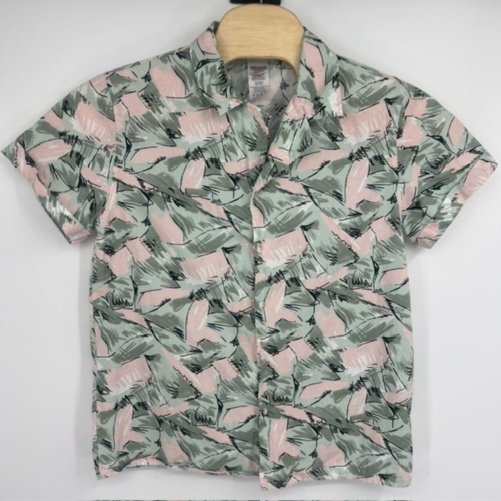Stranger Things Netflix Jim Hopper Pink and‎ Green Button Up Shirt Size Medium